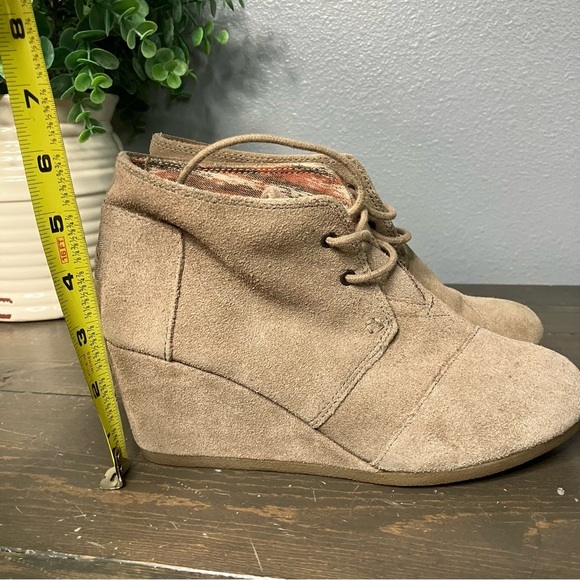 toms wedge booties Ankle Boots Desert Suede Beige Fall Boho Casual 6.5 - Picture 10 of 11